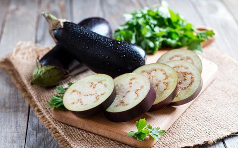 Sai lầm khi ăn cà tím có thể khiến cả nhà bị ngộ độc, nhiều người vẫn vô tư ăn mà không biết