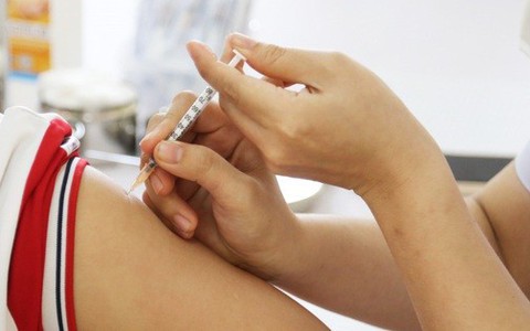 Chiều 3/5: Năm điều phụ huynh cần lưu ý sau khi tiêm vaccine phòng COVID-19 cho trẻ từ 5 - dưới 12 tuổi