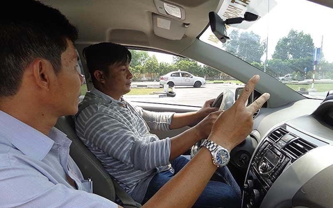 Học lấy bằng lái ô tô có nhiều thay đổi từ tháng 6 này, chị em cần lưu ý