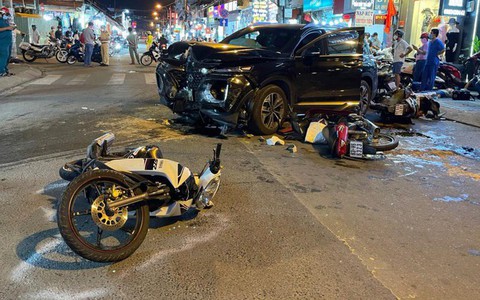Vụ ô tô "điên" tông hàng loạt xe máy ở TP.HCM: Hé lộ đoạn clip ghi lại cảnh tượng kinh hoàng
