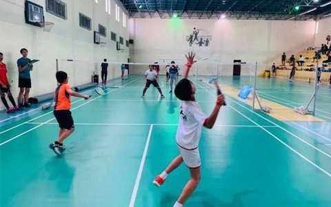 Bộ môn thể thao này được rất nhiều bố mẹ lựa chọn cho con, không chỉ giúp bé tăng cường thể chất, chiều cao mà còn phát triển tư duy và não bộ 