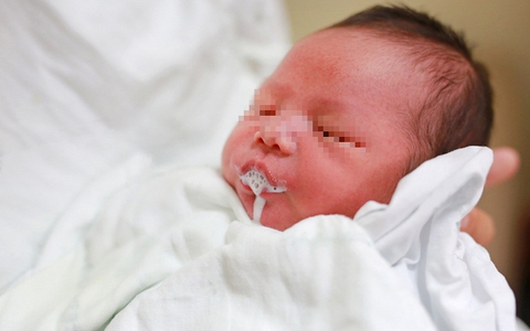 SỰ THẬT về "virus lạ" khiến trẻ nôn và tiêu chảy gây xôn xao thời gian gần đây và những việc bố mẹ nên làm để con mau khỏe