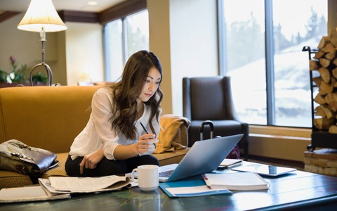 Tỷ lệ phụ nữ độc thân mua nhà ngày càng tăng mạnh, bất chấp những thách thức về khả năng chi trả