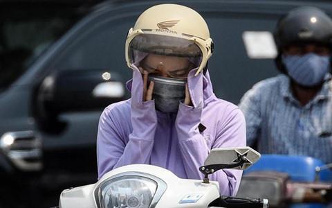Hà Nội hôm qua nóng nhất cả nước, hôm nay tiếp tục tăng nhiệt: Không khí như "lò nung" ở Bắc Bộ bao giờ mới dứt?