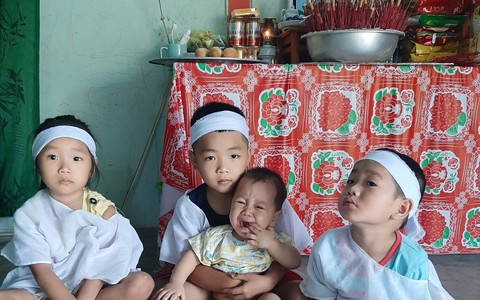 Chồng mất đột ngột vì tai nạn lao động, goá phụ nghèo cùng 4 con thơ bơ vơ tương lai mù mịt