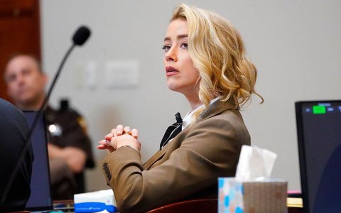 Bị công chúng quay lưng, Amber Heard lên kế hoạch viết tự truyện