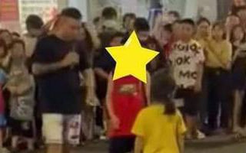Đã tìm ra nam thanh niên mang trẻ em ra "ghép đôi" ở phố đi bộ TP Vinh gây bức xúc dư luận