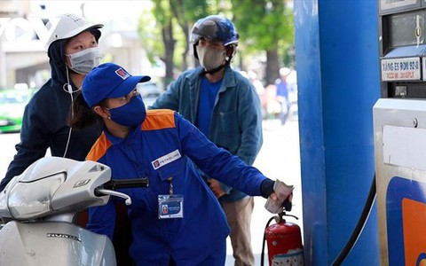 Giá xăng có thể giảm trong vài ngày tới?