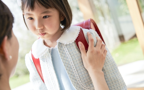 Nếu là một người mẹ thông thái, họ sẽ không ép con làm 4 việc này: Vừa tổn hại tới tâm lý, vừa khiến con ngày càng cứng đầu
