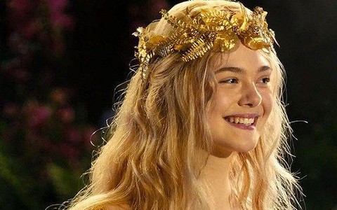 Vai công chúa ngủ trong rừng suýt về tay mỹ nhân này: "Đối thủ" nhan sắc của Elle Fanning, khóc nức nở vì thua cuộc