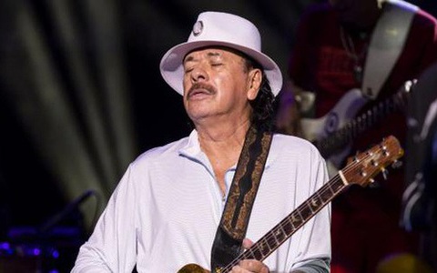 Carlos Santana hoãn sáu ngày lưu diễn sau khi gục ngã trên sân khấu