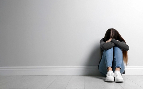 Cô bé 13 tuổi luôn đố kỵ với chị vì không có ''tài lẻ'': Cha mẹ nên làm gì để con không lầm đường lạc lối?