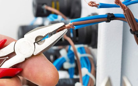 Lật tẩy những người giả thợ điện làm chuyện mờ ám tại TP.HCM