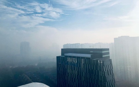 TP.HCM: Sương mù dày đặc từ sáng đến trưa, cảnh báo  bụi mịn cao