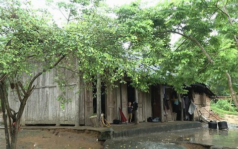 Hoàn cảnh đáng thương của gia đình cháu bé bị hàng xóm dội nước sôi vào người