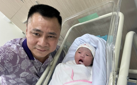 Hạnh phúc viên mãn của NSND Tự Long ở tuổi U50