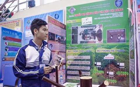 Hòa Bình bác đề xuất mời giáo sư, phó giáo sư về trường chuyên