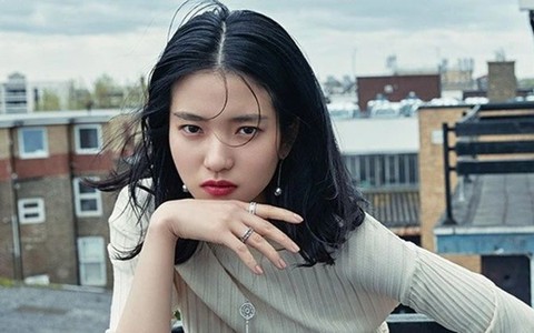 Nữ chính "Hai mươi lăm, Hai mươi mốt" nhiễm COVID-19, công ty thông báo tình trạng sức khoẻ