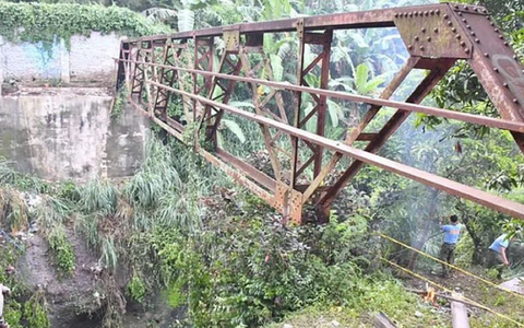 Ngồi chơi trên cầu cũ, 8 thiếu niên Philippines thiệt mạng
