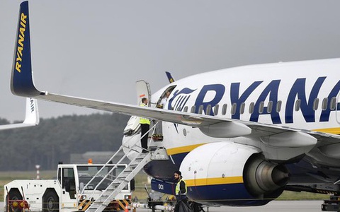 Nhân viên hãng hàng không Ryanair ở Tây Ban Nha thông báo đình công thêm 12 ngày