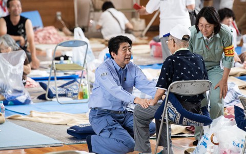 Nhìn lại khoảnh khắc ấn tượng không thể nào quên trong cuộc đời cựu Thủ tướng Abe Shinzo