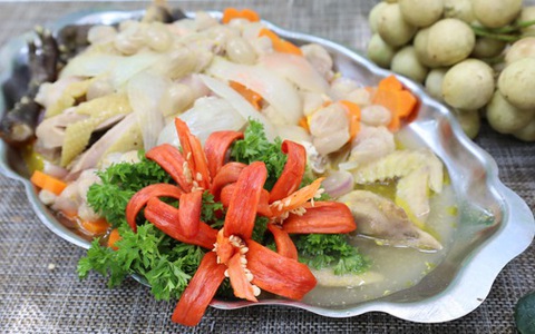 Về Cần Thơ, khó nhịn thèm món 'gà um dâu Hạ Châu' ngọt lịm