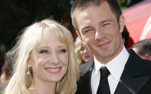 Chồng cũ của diễn viên quá cố Anne Heche: 'Cô ấy không còn đau đớn nữa'