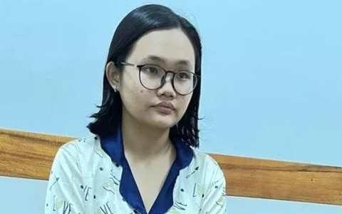 Thiếu nữ dùng chất độc xyanua đầu độc cha ruột bị truy tố về 3 tội danh