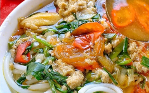 Nam Định có món bún thường bán ở vỉa hè nhưng vị ngon hết ý, bạn đã thử chưa?
