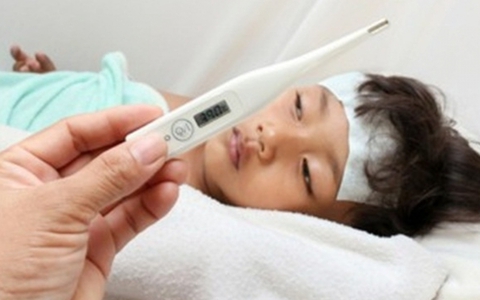 Trẻ mắc cúm, khi nào nên đưa đi bệnh viện?