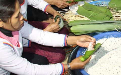 Bánh “tình yêu” mang hương vị đại ngàn của đồng bào Cor ở Quảng Ngãi