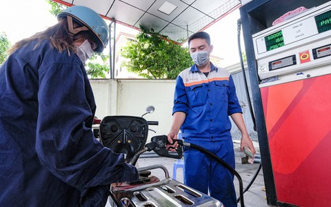 Giá xăng giữ nguyên, giá dầu tăng từ 15h hôm nay