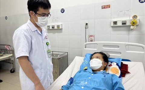 Cứu sống sản phụ mắc COVID-19 bị ngộ độc thuốc tê sau mổ lấy thai