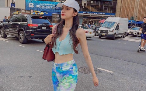 Thời trang xuống phố của Hoa hậu Hương Giang: Thanh lịch, cá tính đến khéo léo khoe cơ bụng săn chắc