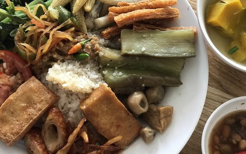 Ăn chay cho nhẹ dạ, ăn chay vì… thèm rau