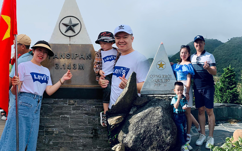 Gia đình trẻ tự lái xe hơn 1000km chinh phục đỉnh Fansipan