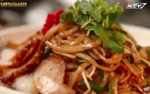 Nhà báo Mỹ 'đổ gục' trước hương vị gây thương nhớ của bún Việt, có món nghe rất lạ tai