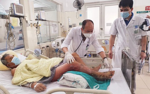 Nhiễm vi khuẩn Vibrio vulnificus sống ở vùng nước lợ, một ngư dân nguy kịch