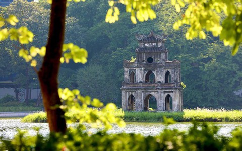 Miền Bắc nắng đẹp trước khi đón mưa dông, miền Nam mưa lớn