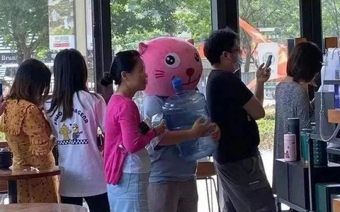 Cửa hàng áp dụng chương trình miễn phí vô tình vạch trần những người "nghèo tinh thần" 