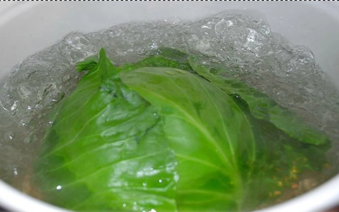 Cho loại rau này vào nước rồi ngâm qua đêm, bạn sẽ có thức uống giảm cân, ngừa lão hóa