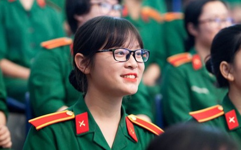 Thí sinh nữ đạt điểm gần tuyệt đối mới trúng tuyển Học viện Khoa học quân sự năm 2022