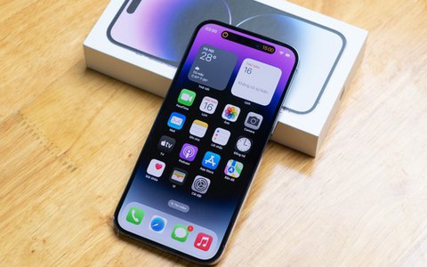 Mở hộp iPhone 14 Pro Max màu tím vừa 'cập bến' Việt Nam: Màu sắc ấn tượng, giá trên 50 triệu đồng!