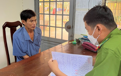 Người làm công bán hàng nghìn con vịt của chủ để lấy tiền tiêu xài
