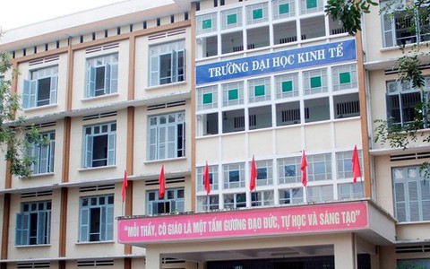 Giảng viên khoa Luật nhờ sinh viên thi hộ