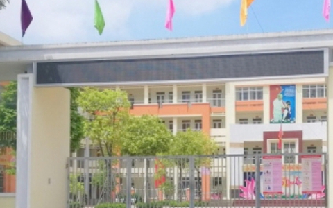 Hà Nội: Học sinh bán trú ăn rau muống 'có mùi lạ', huyện Thanh Trì lên tiếng