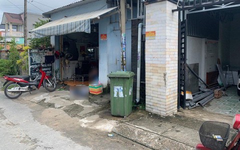 Bé trai 14 tuổi tử vong bất thường trong nhà trọ ở TPHCM