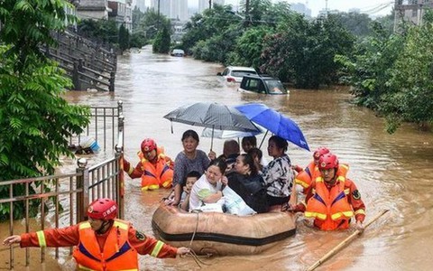 Những cách phòng chống bệnh nguy hiểm có thể gặp trong và sau bão, lũ