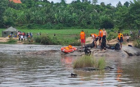 Đi chơi 2/9, một học sinh trượt chân xuống thác nước tử vong