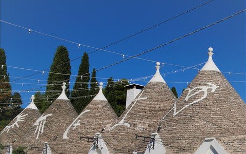 Vẻ đẹp độc đáo và quyến rũ của những mái nhà hình nấm tại Italy